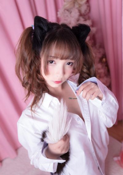 欧美办公室内衣秀视频_西瓜视频免费观看