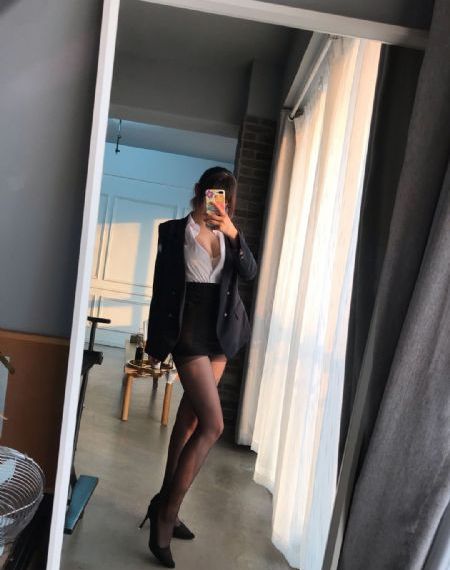 有钱人去哪里找女人_720HD在线观看